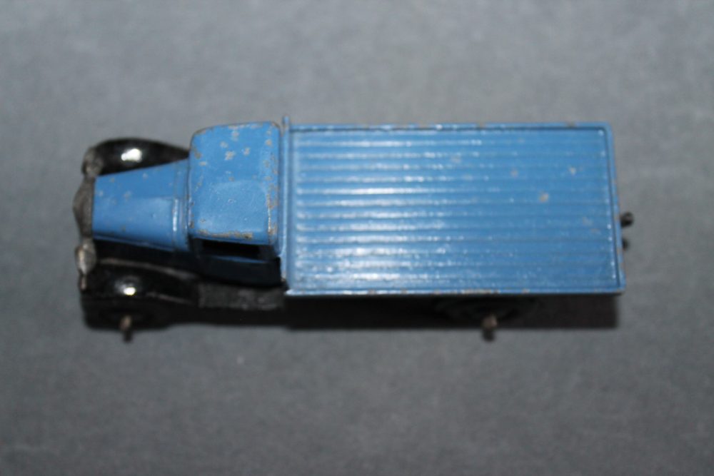 flat truck type 3 saxe blue dinky toys 25c top