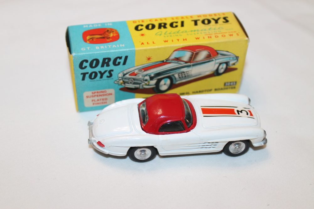 mercedes benz 300sl hardtop roadster white corgi toys 304s side