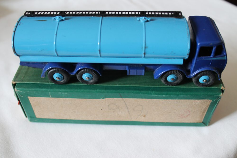 foden 1st cab petrol tanker blue dinky toys 504 side