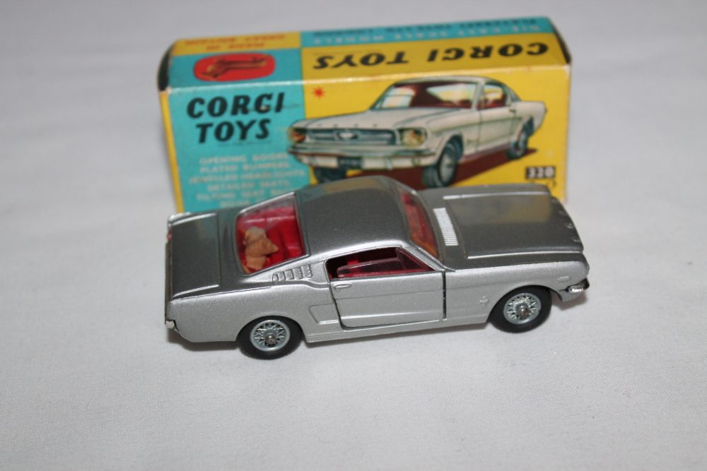 ford mustang silver corgi toys 320 side