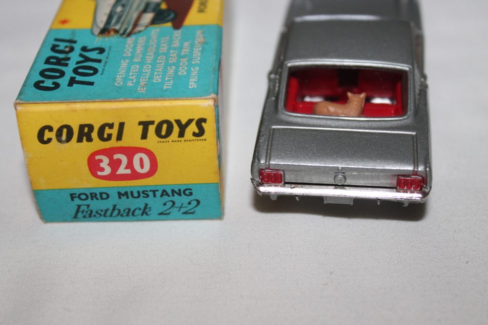 ford mustang silver corgi toys 320 back