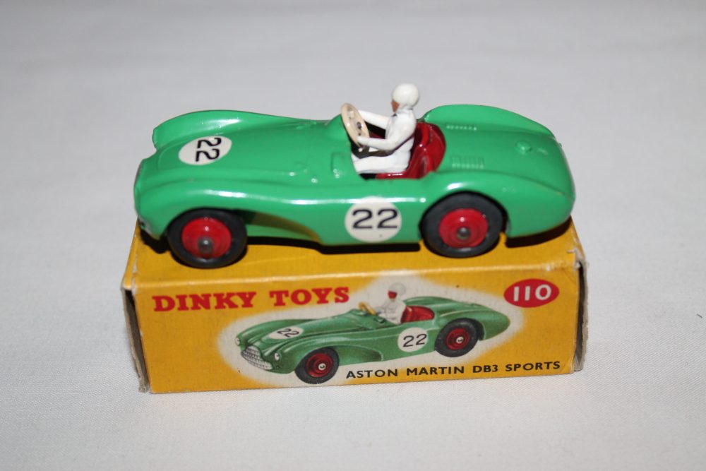 aston martin db3 sports green dinky toys 110