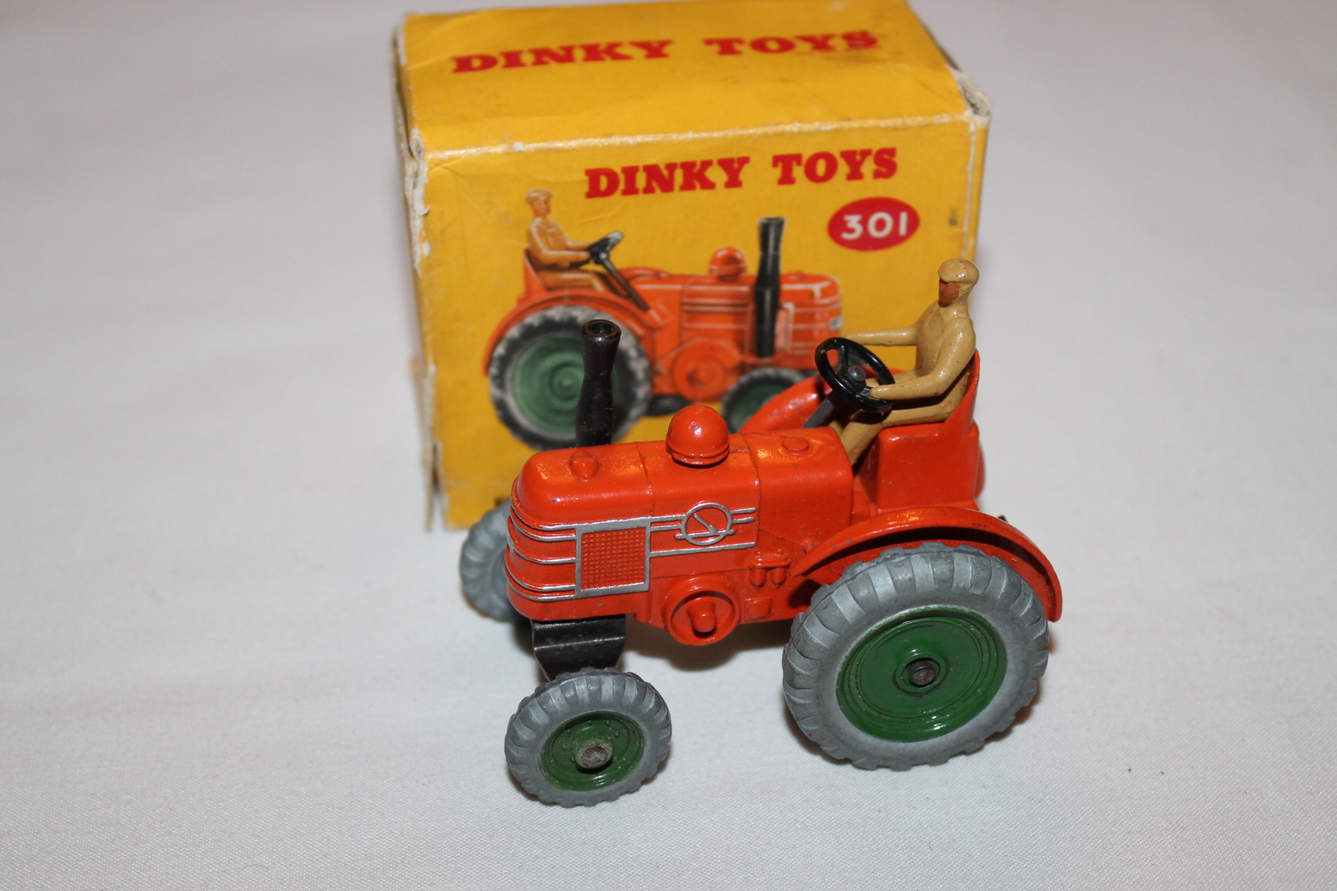 Dinky Toys 301 Field Marshall Tractor Diecast