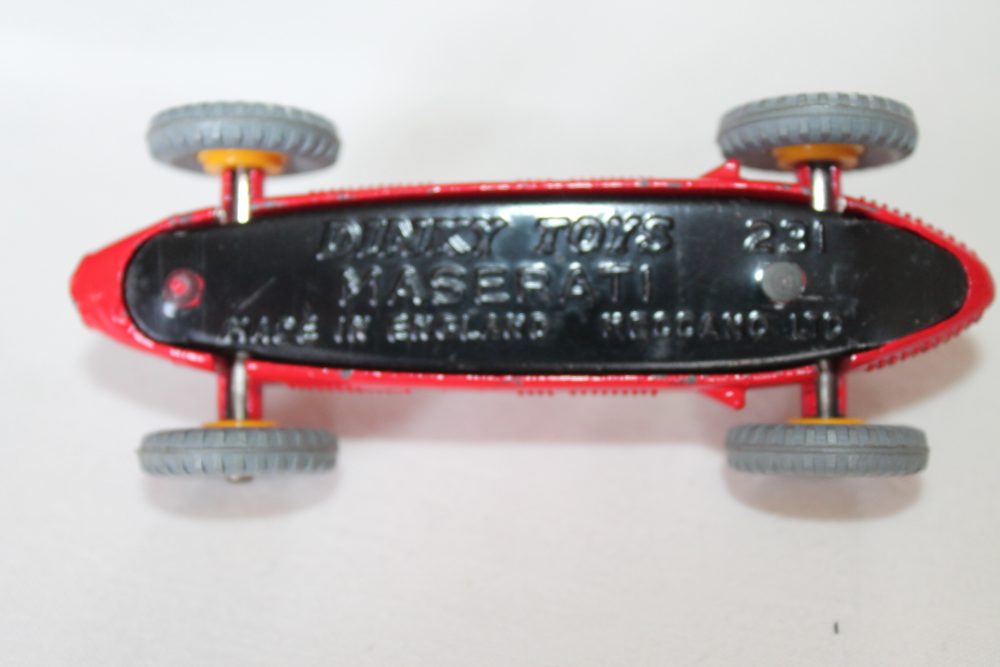 maserati racing car plastic hubs dinky toys 231 base