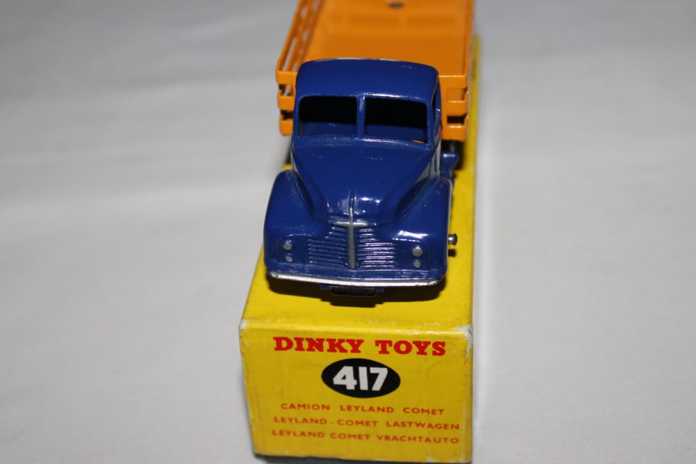 leyland comet lorry dinky toys 417 front