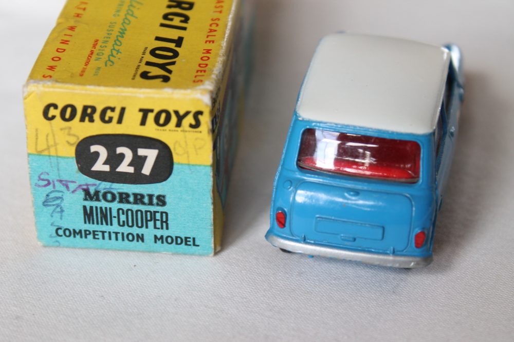 morris mini competition corgi toys 227 back