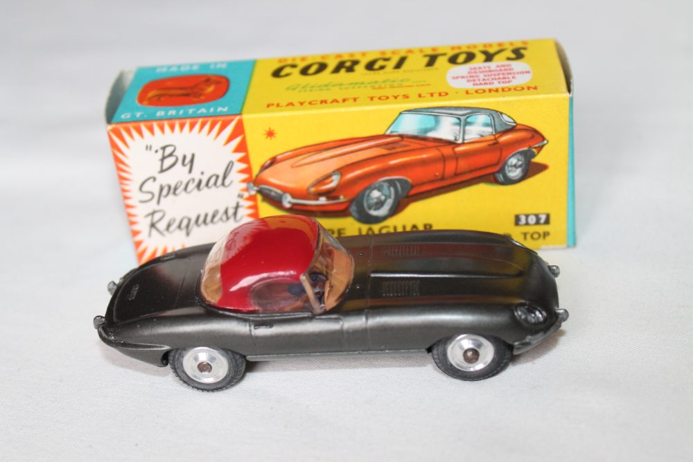 jaguar e type corgi toys 307 side