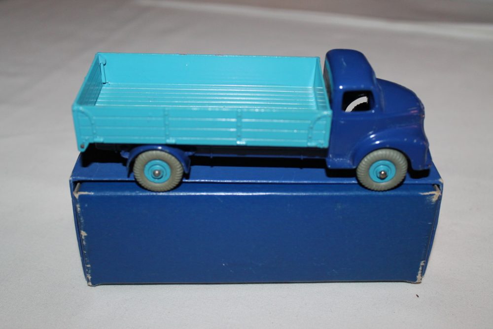 leyland comet wagon dinky toys 532 side