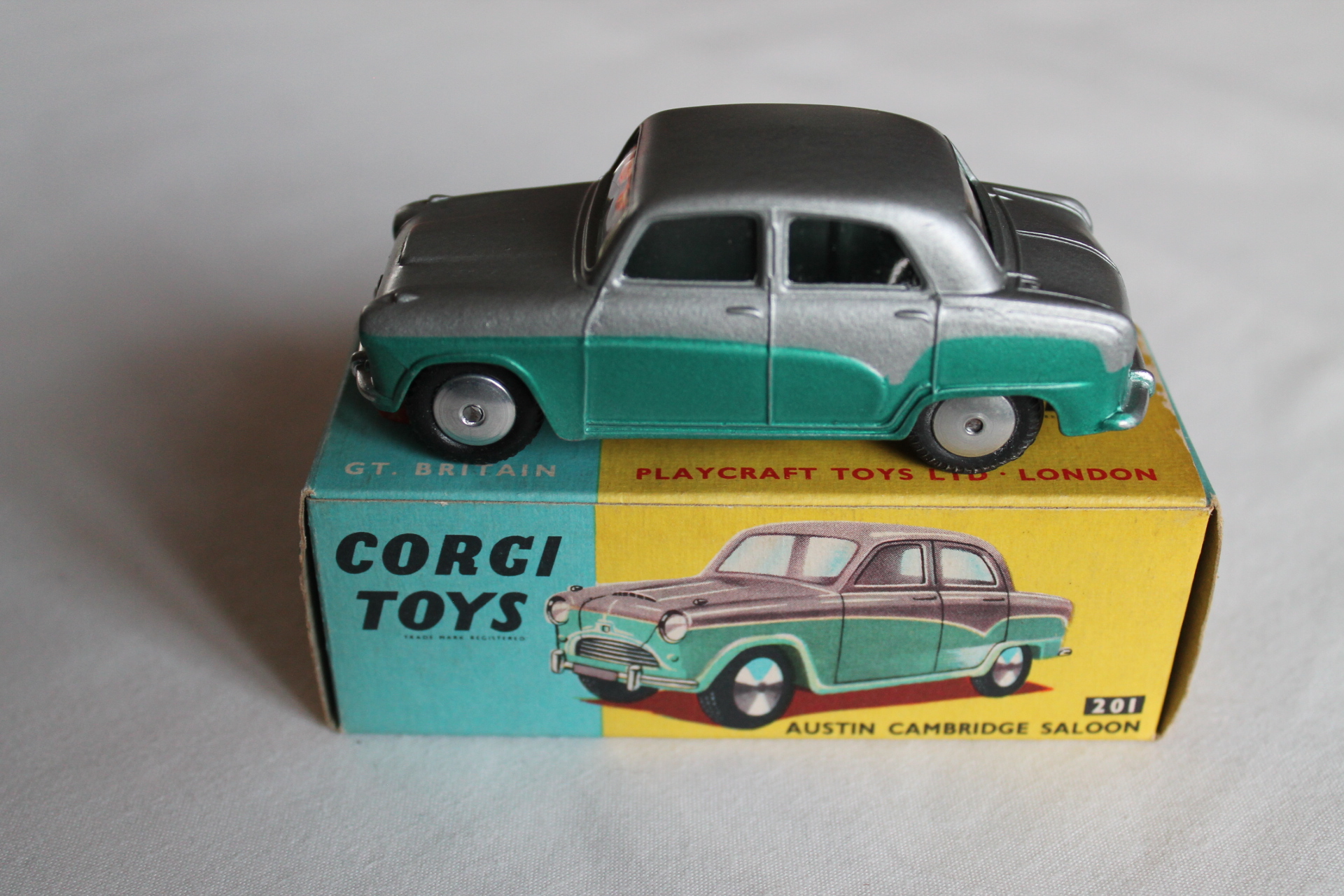 236 - Austin A60 De Luxe Saloon Motor School Car – Corgi Model Club