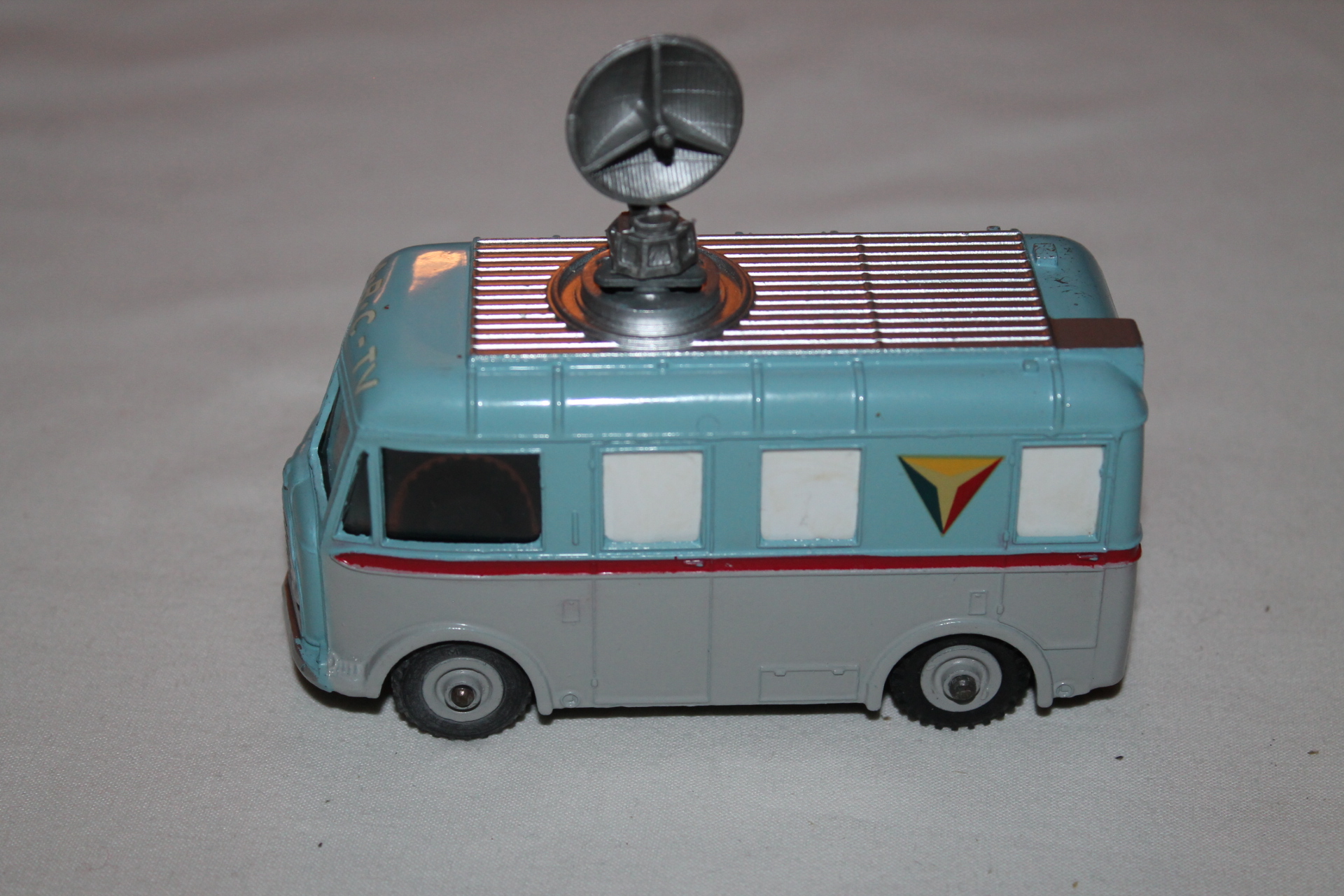 Dinky Toys 988 ABC TV Transmitter Van - Diecast