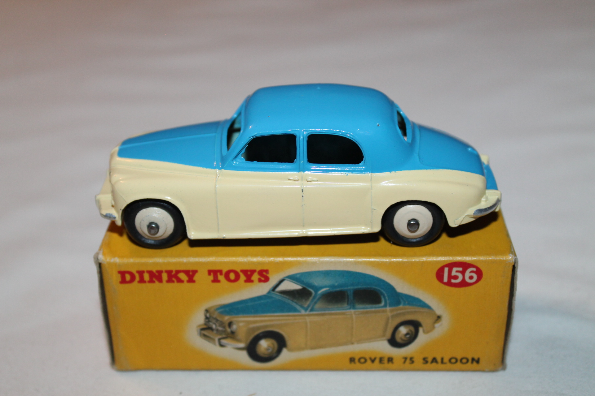 Dinky Toys 156 Rover 75 - Diecast