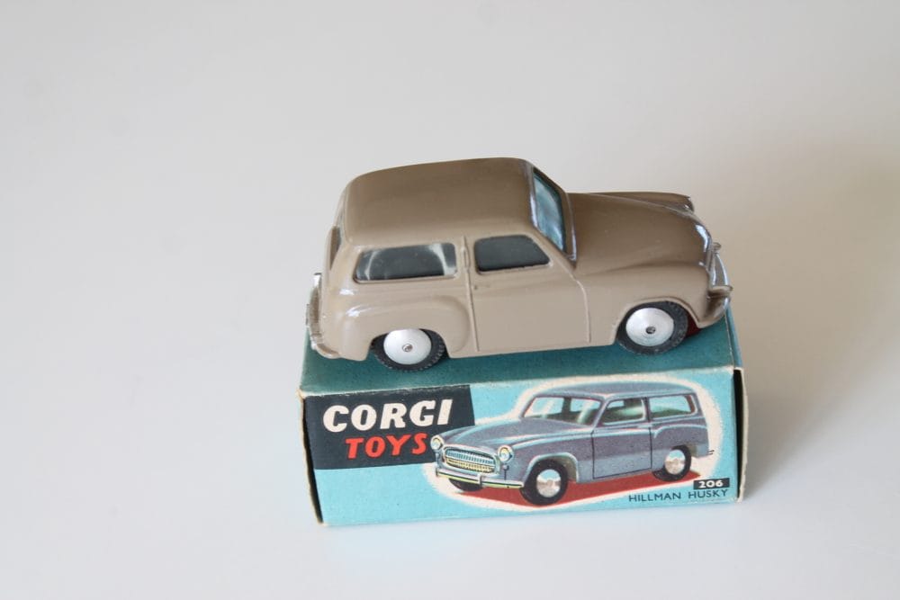 hillman husky brown corgi toys 206 side