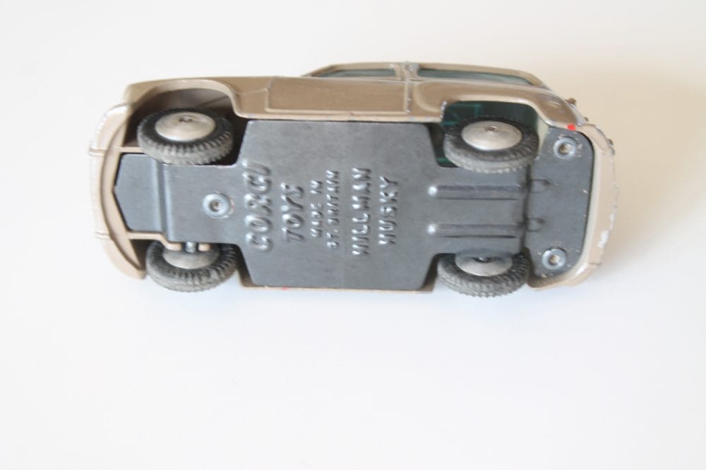 hillman husky brown corgi toys 206 base