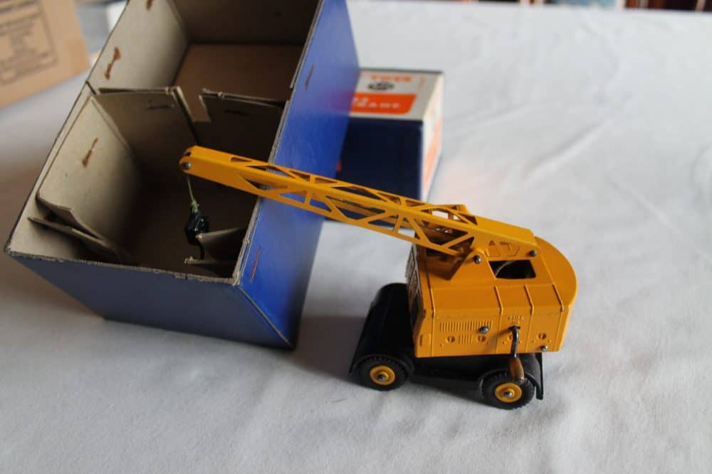 coles mobile crane dinky toys 571