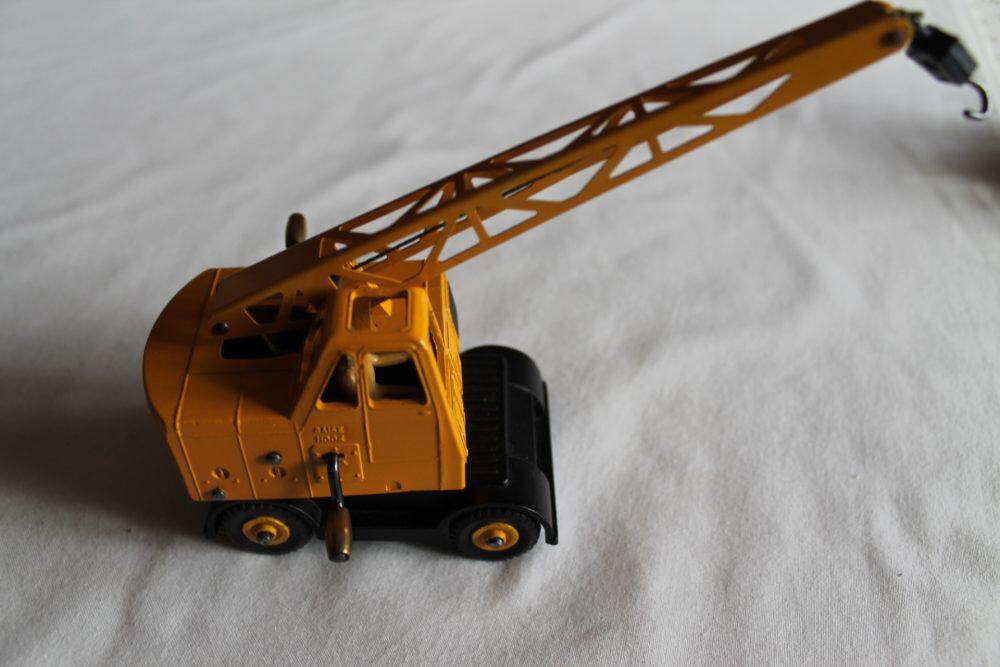 coles mobile crane dinky toys 571 side