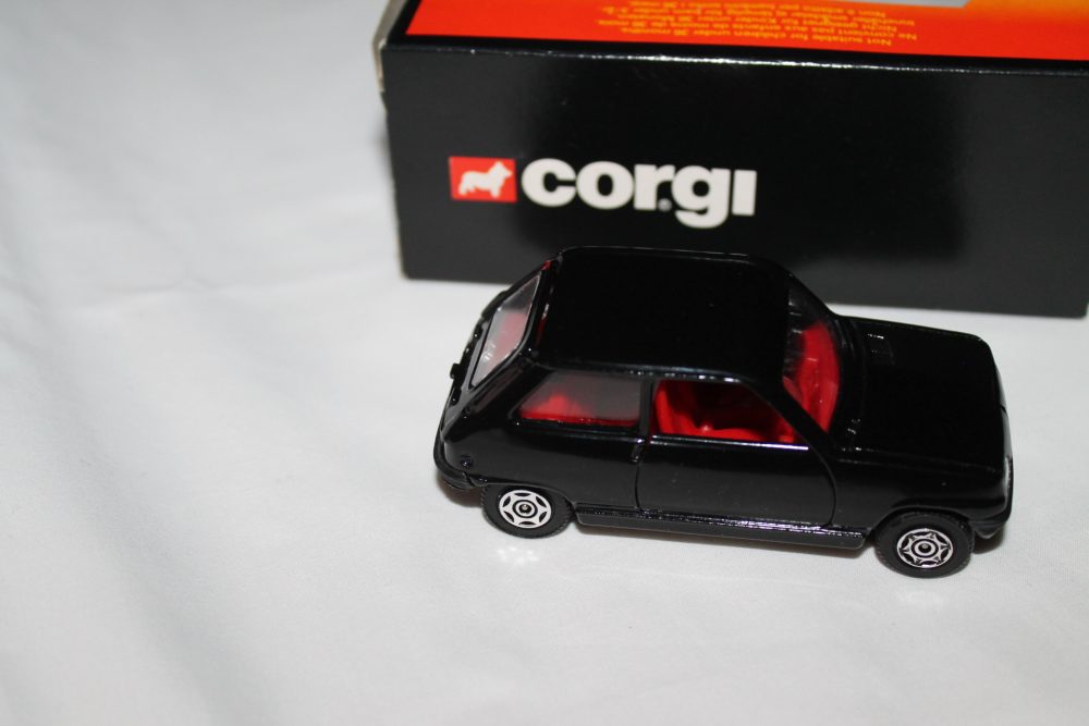renault 5 corgi toys 604 side