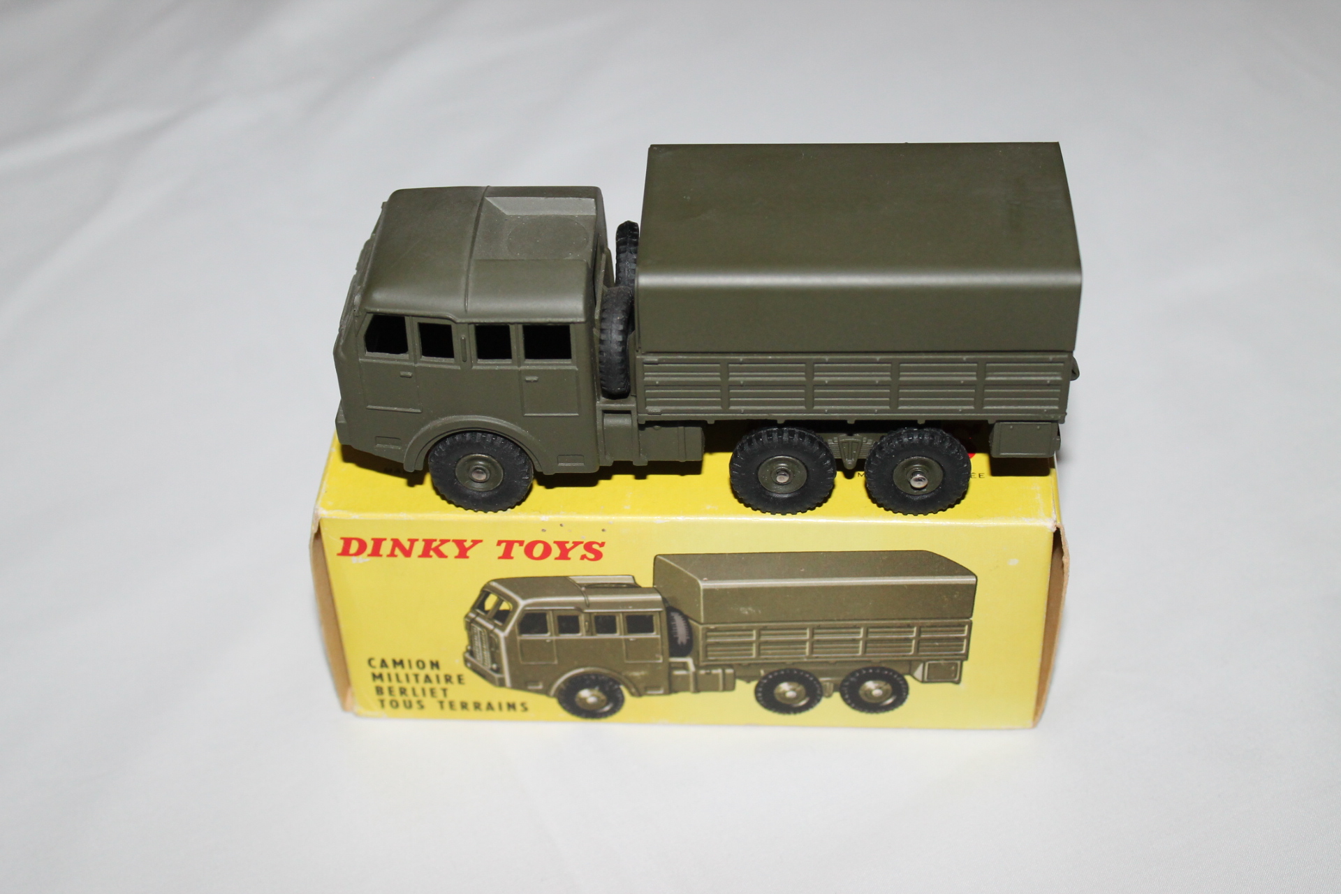 Dinky Toys Berliet tous terrains ref 818 rare version