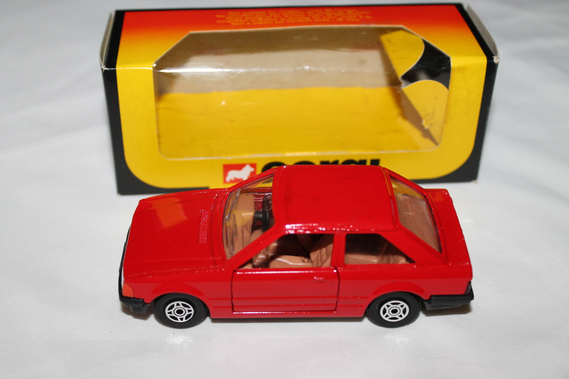KOVOVÉ a RESIN MODELY | Ford Escort MK I RS 2000 (1974) Stříbrná/Modrá