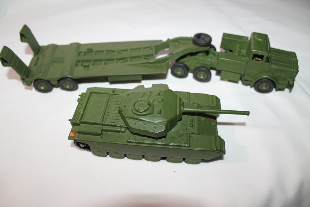 tank transporter and tank gift set dinky toys 698 right isde
