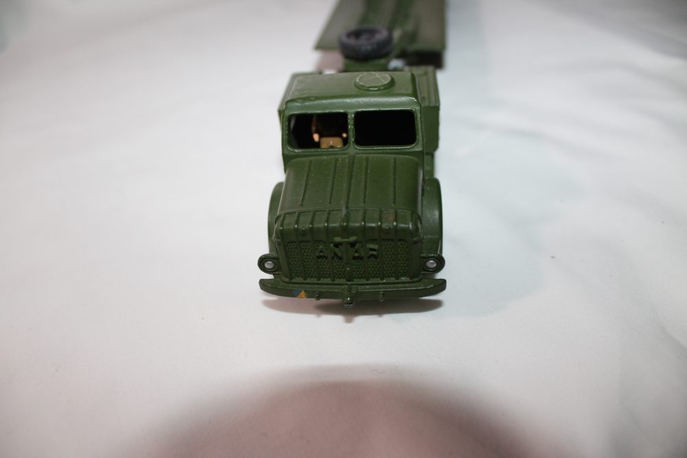 tank transporter and tank gift set dinky toys 698 front