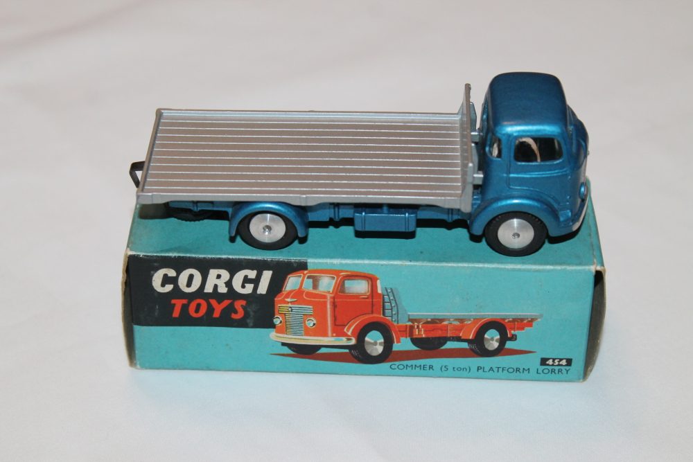 commer flatbed corgi toys 454 side