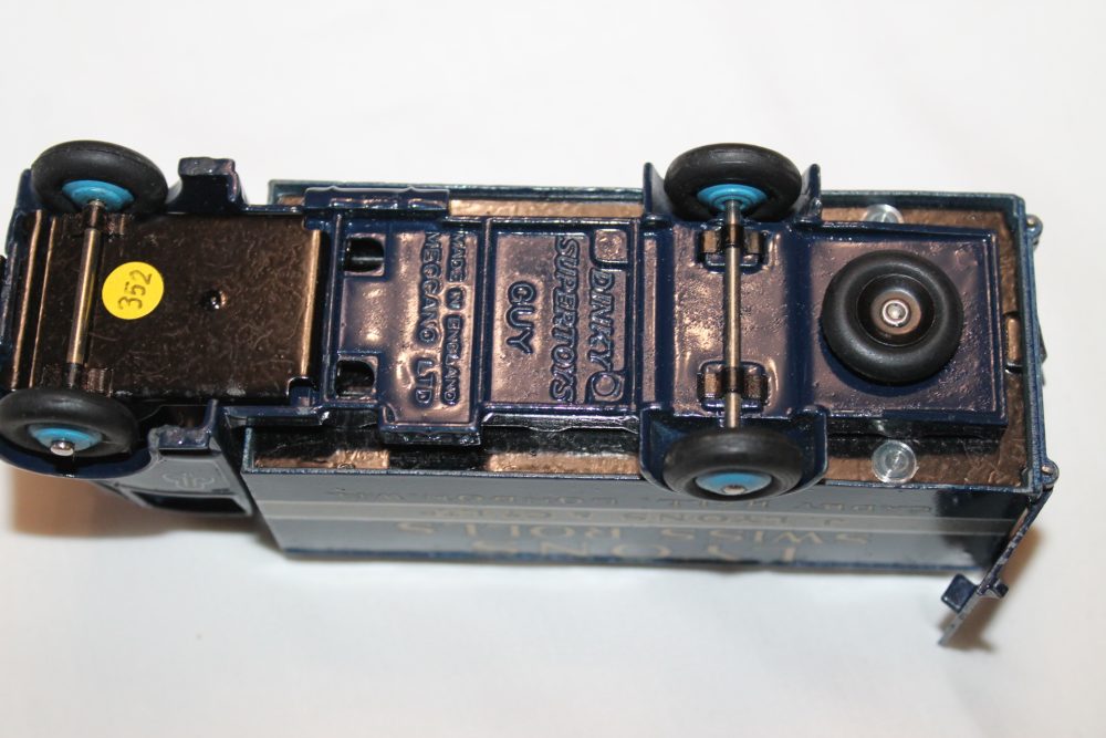 guy lyons van dinky toys 514 base