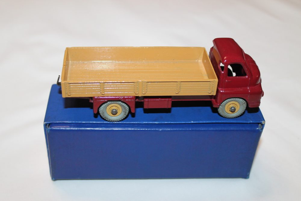 big bedford lorry dinky toys 522 side