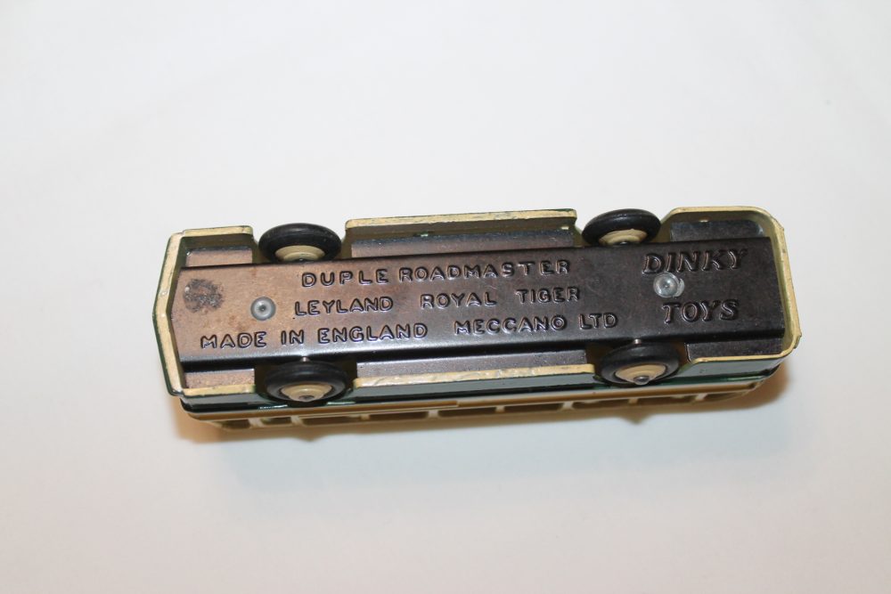 duple roadmaster coach us export dinky toys 282-29h base