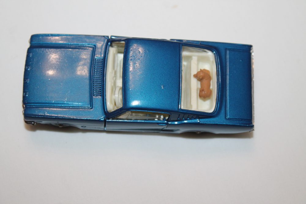 ford mustang corgi toys 320 top