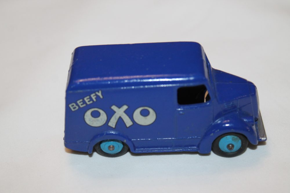 trojan oxo van violet blue dinky toys 31d-453 side