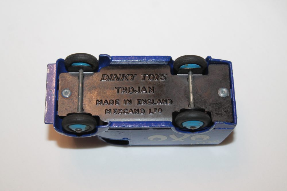 trojan oxo van violet blue dinky toys 31d-453 base