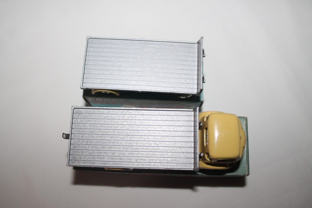 commer 5 ton platform lorry and seperate matching trailer corgi toys 454 and 101 top