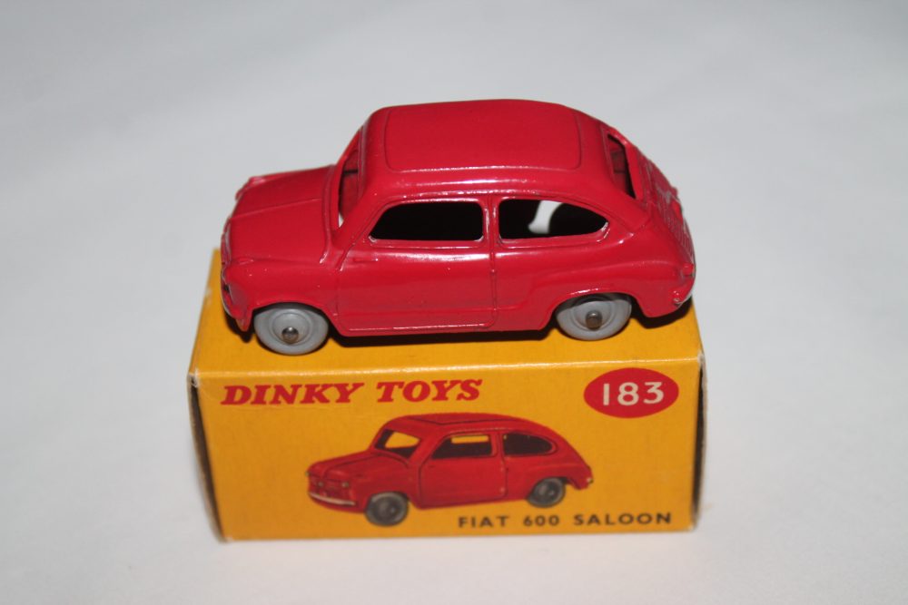 fiat 600 saloon dinky toys 183