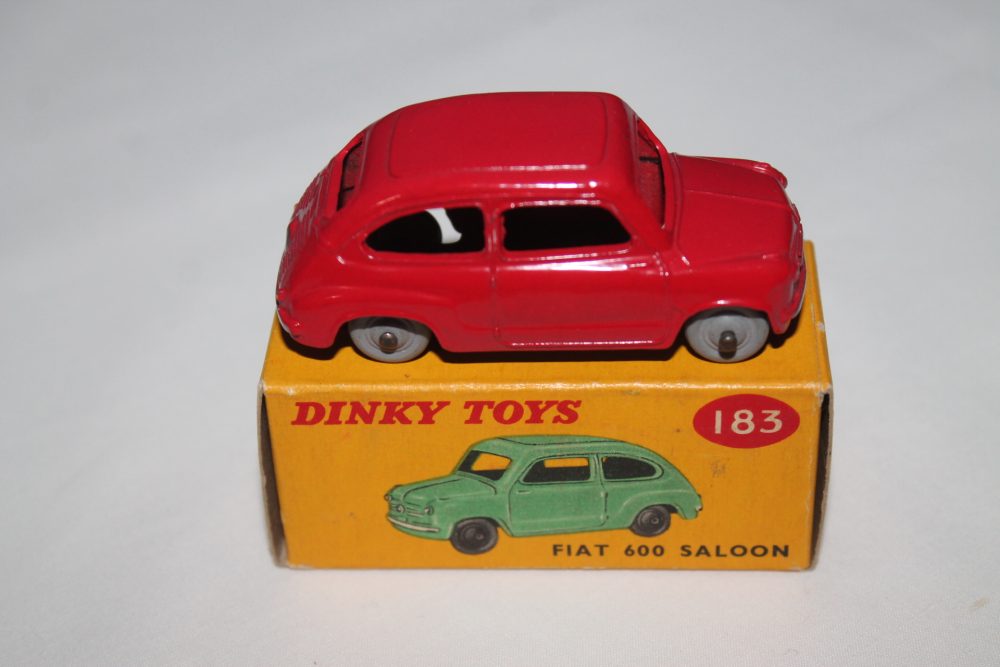 fiat 600 saloon dinky toys 183 side