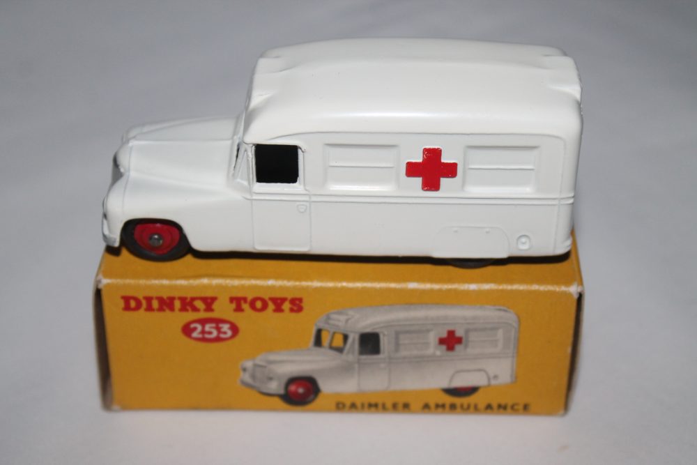 daimler ambulance dinky toys 253
