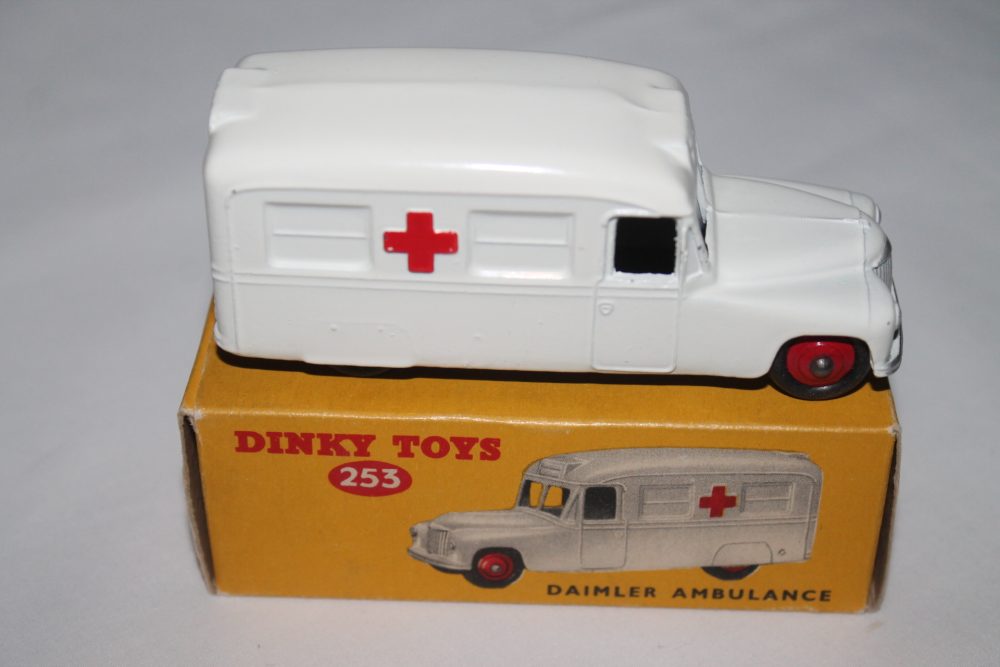 daimler ambulance dinky toys 253 side