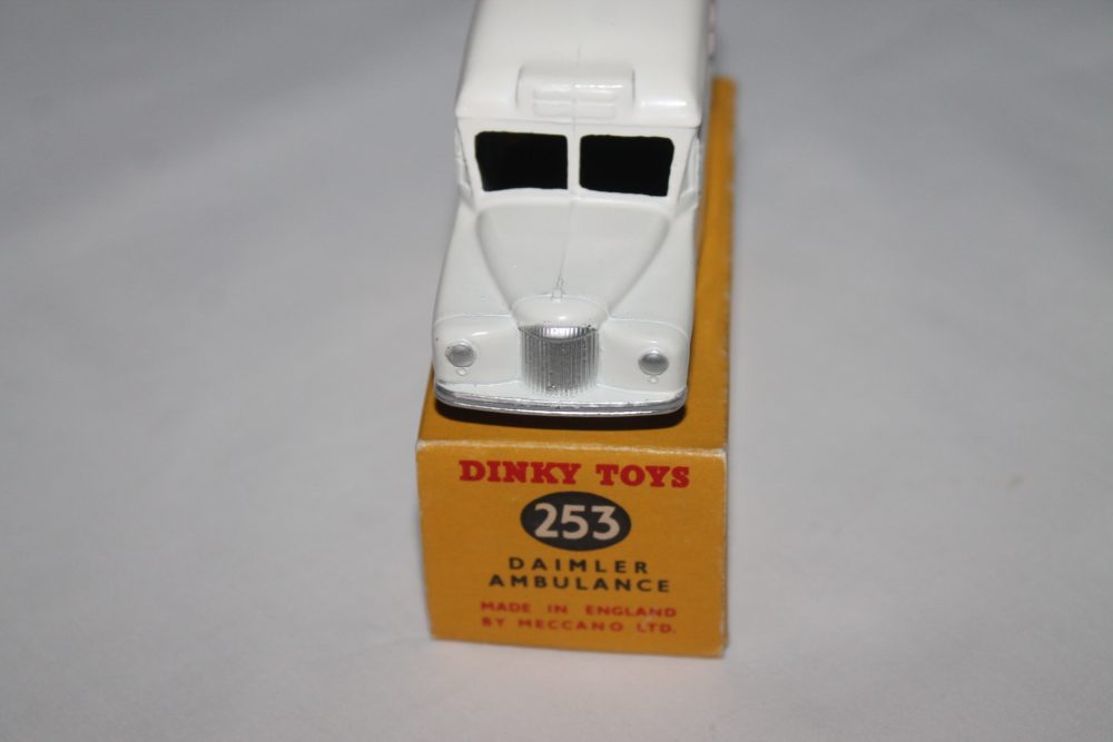 daimler ambulance dinky toys 253 front