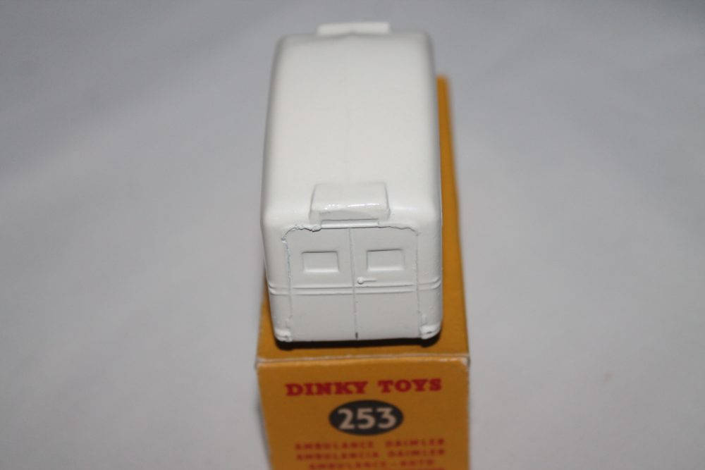 daimler ambulance dinky toys 253 back