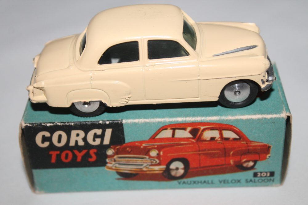 vauxhall velox saloon corgi toys 203 side