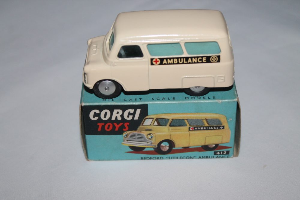 bedford utilicom ambulance corgi toys 412