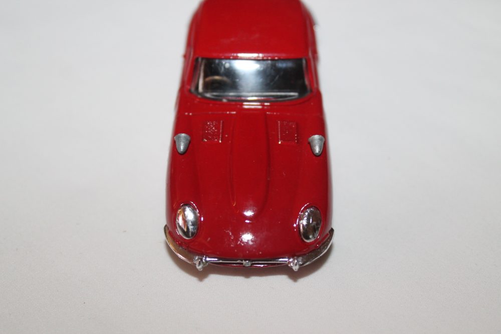 4.2 litre e type jaguar corgi toys 335 front