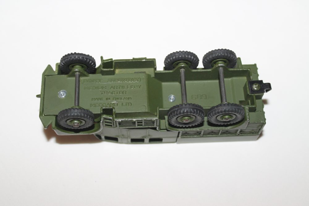 medium artillery tractor dinky toys 689 base
