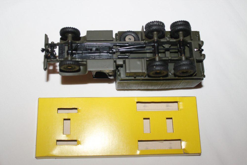 gmc us army truck 6 wheel french dinky toys 809 base