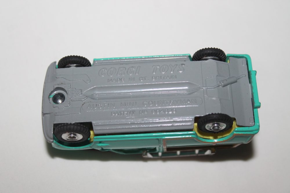 surfing bmc mini countryman corgi toys 485 base