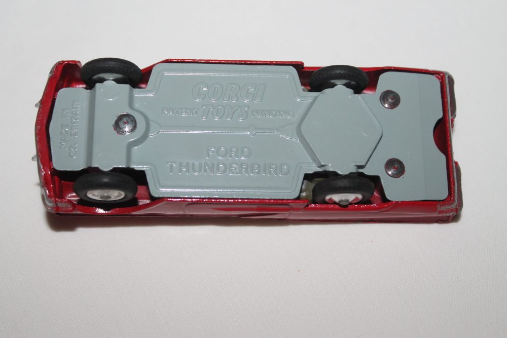 ford thunderbird open sports corgi toys 214S base