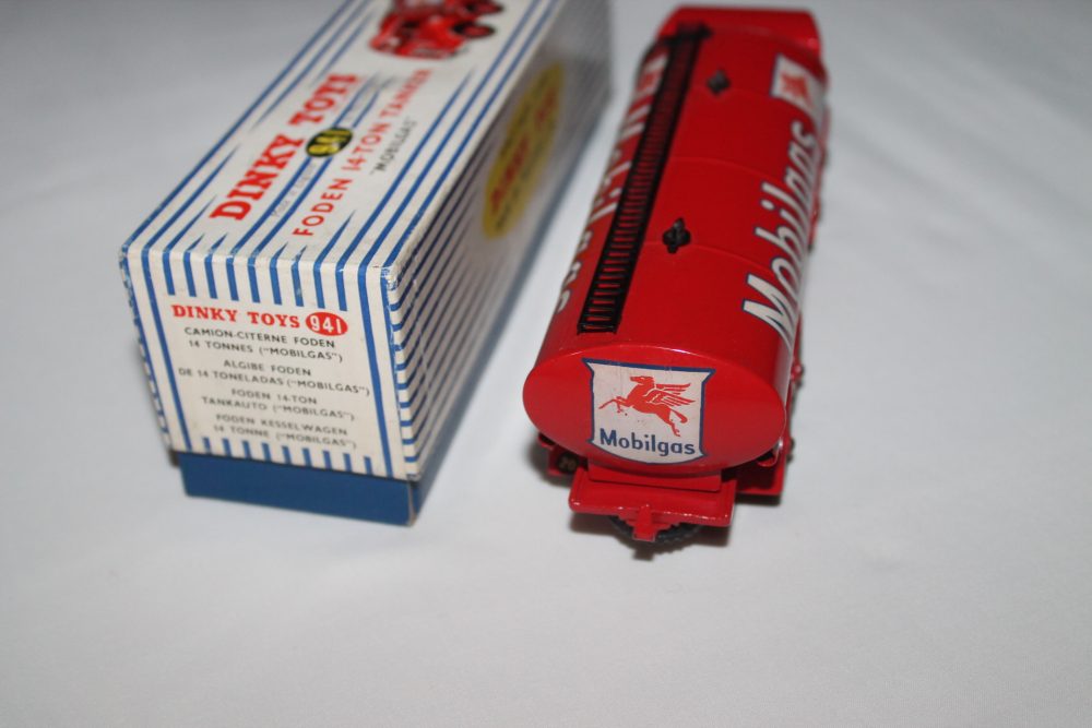 foden mobilgas petrol tanker dinky toys 941 back