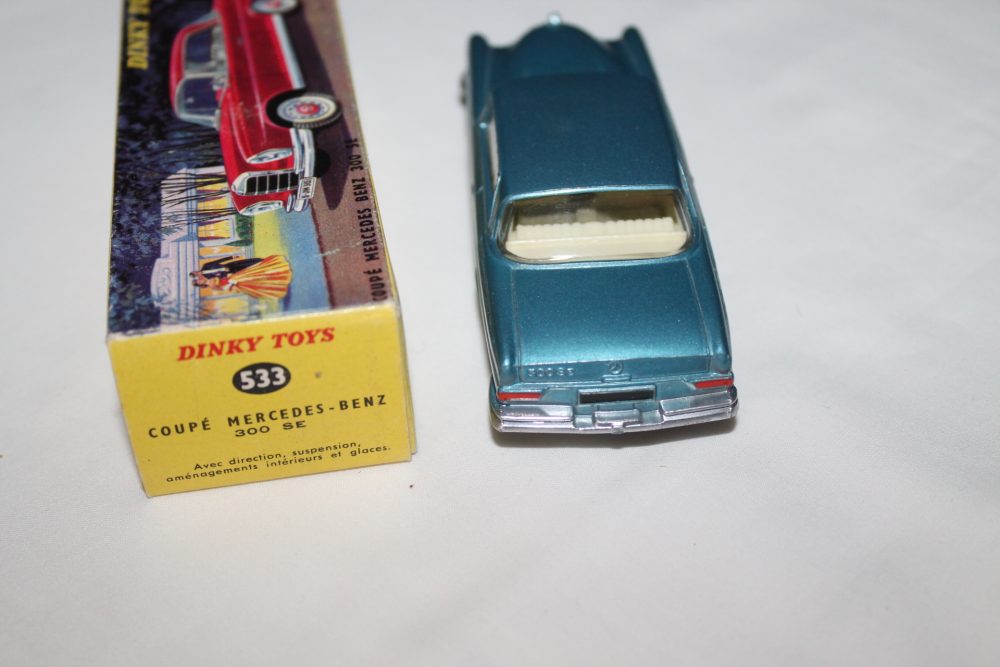 Mercedes Benz 300 SE french dinky toys 533 back