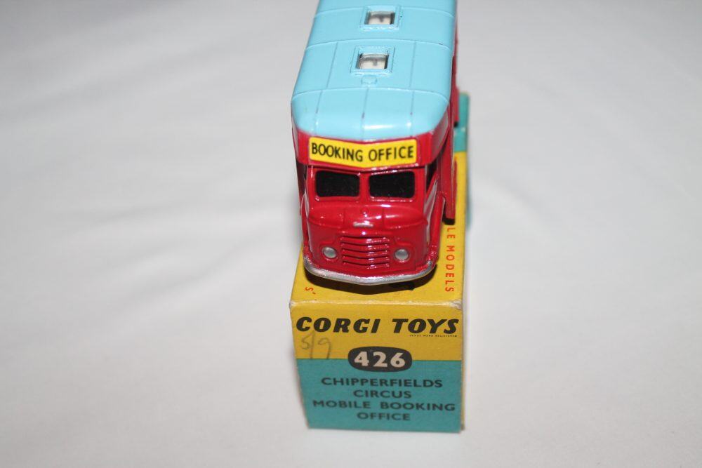 chipperfields booking office corgi toys 426 front