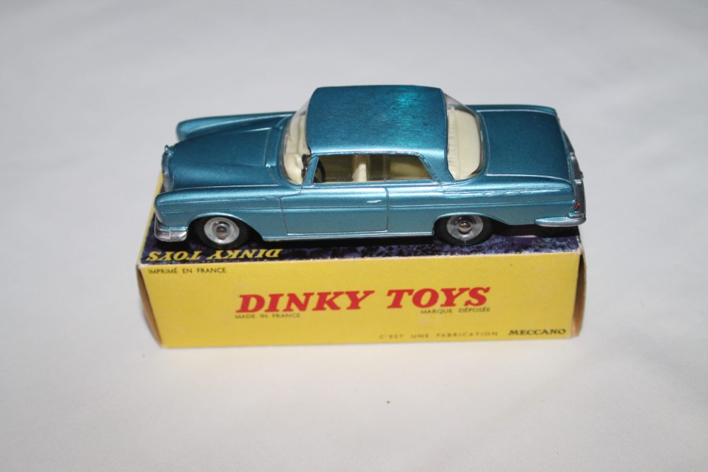 Mercedes Benz 300 SE french dinky toys 533