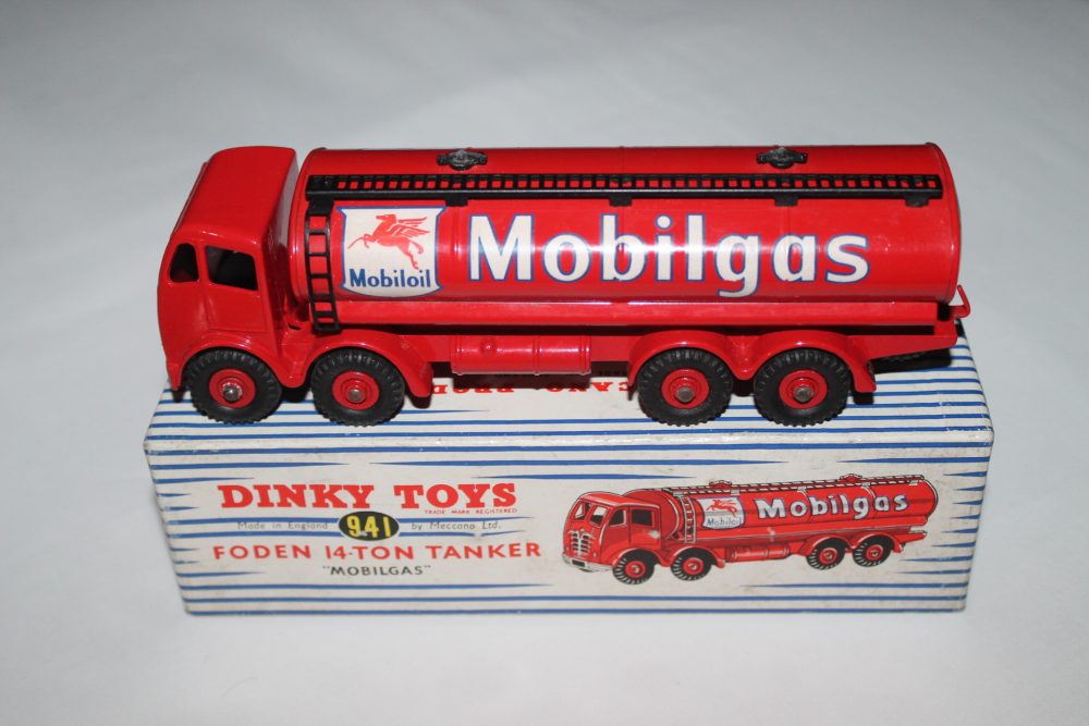 foden mobilgas petrol tanker dinky toys 941